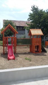 Dupla torony híddal csúszdával mászófallal