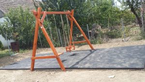 Magánkerti dupla hinta ütéscsillapító réteggel