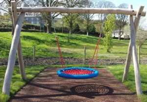 Fészekhinta Közterületi