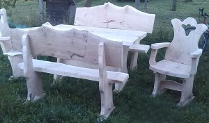 Kerti támlás pad Asztalok székek ülőkék sokféle kivitelben