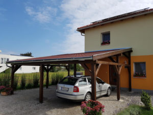 7 méter × 7 méteres zsindelyes dupla kocsi beálló