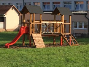 Kb. 7,5 méter hosszú játszóeszköz - Játszótérépítők Kb. 7,5 m