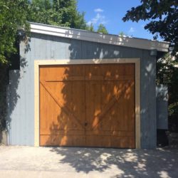 Billenő ajtós garázs
